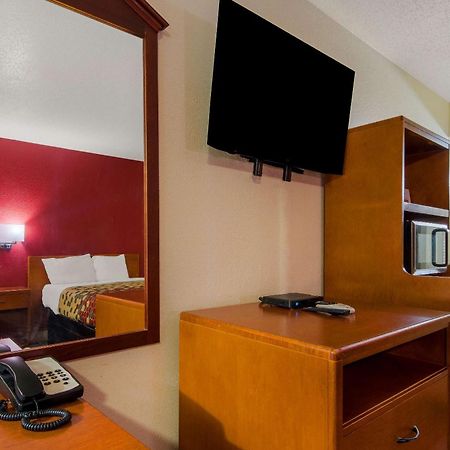 Econo Lodge Goldsboro Hwy 70 Exterior photo