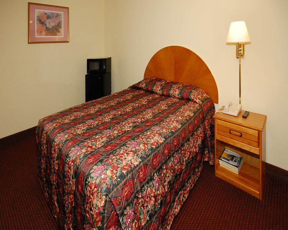 Econo Lodge Goldsboro Hwy 70 Exterior photo