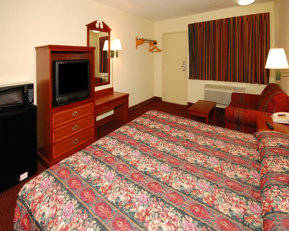 Econo Lodge Goldsboro Hwy 70 Exterior photo