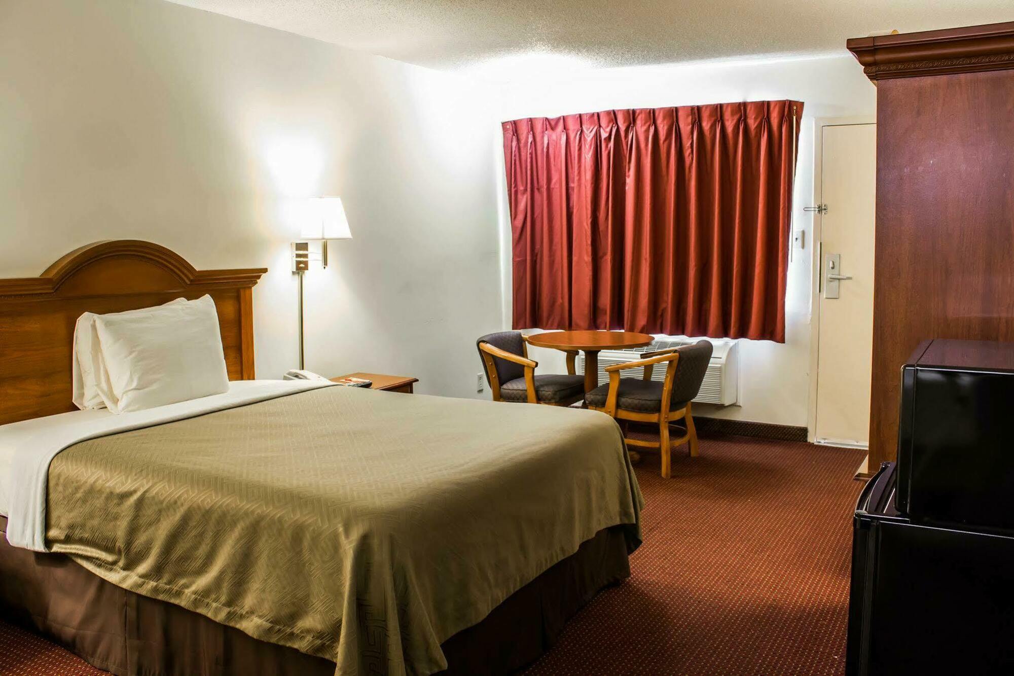 Econo Lodge Goldsboro Hwy 70 Exterior photo